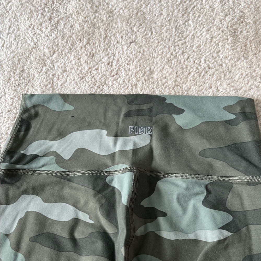 NWOT PINK Camouflage Leggings - Picture 3 of 3